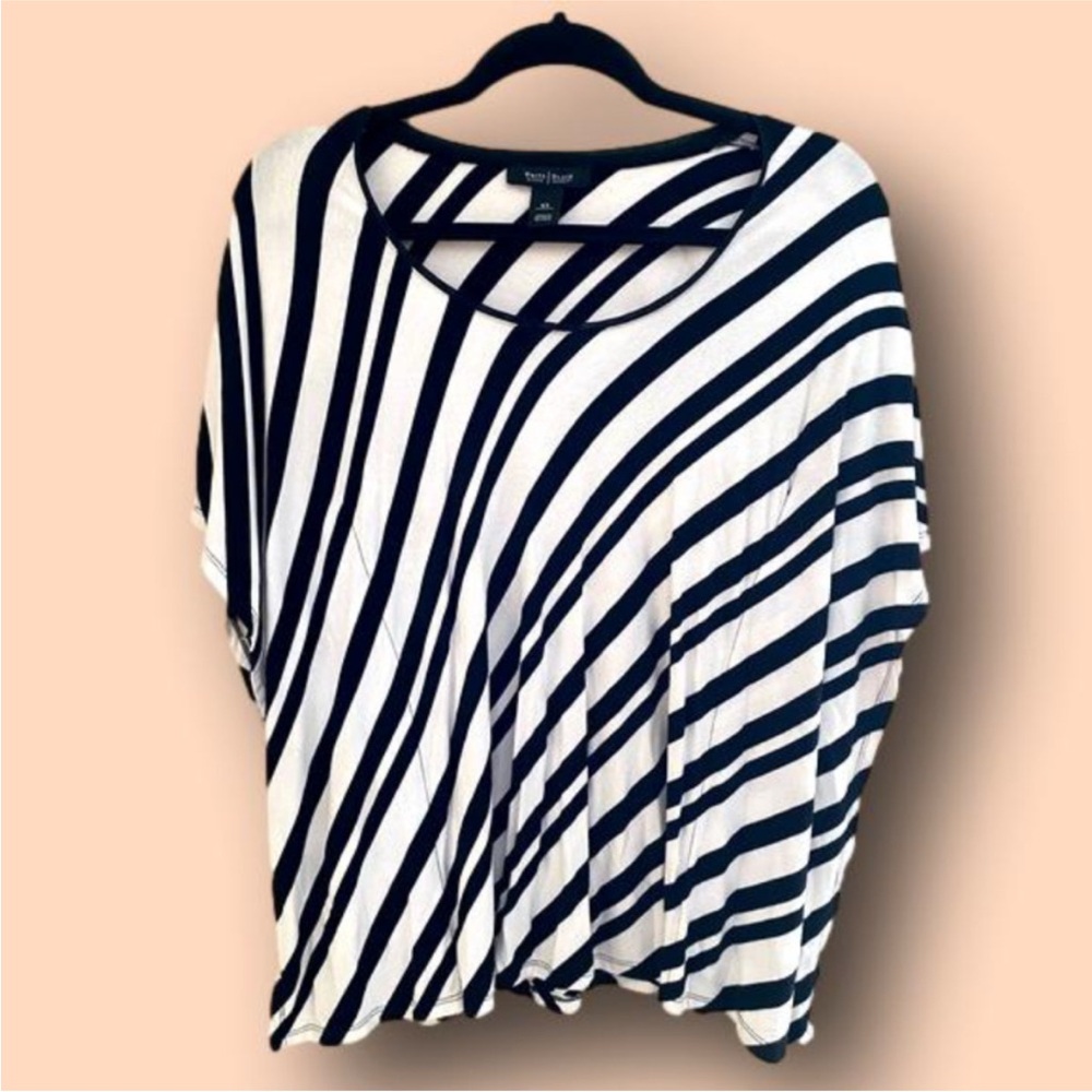White House Black Market XS Top